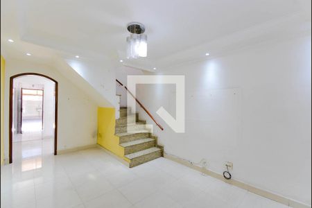 Sala de casa à venda com 2 quartos, 125m² em Vila Galvão, Guarulhos