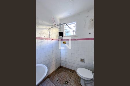 Casa à venda com 250m², 3 quartos e 2 vagasBanheiro