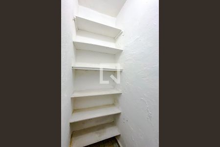 Casa à venda com 250m², 3 quartos e 2 vagasDespensa