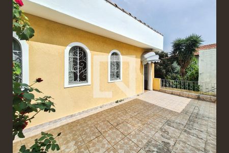 Casa à venda com 200m², 4 quartos e 4 vagasQuintal casa 1