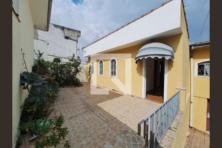 Casa à venda com 200m², 4 quartos e 4 vagasQuintal casa 1