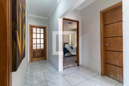 Casa à venda com 300m², 3 quartos e 3 vagas Casa à venda com 300m², 3 quartos e 3 vagasCorredor Interno da Casa 1