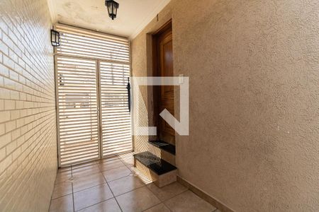 Casa à venda com 300m², 3 quartos e 3 vagas Casa à venda com 300m², 3 quartos e 3 vagasEntrada da Casa 1