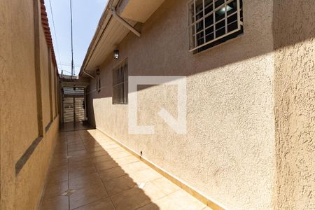 Casa à venda com 300m², 3 quartos e 3 vagas Casa à venda com 300m², 3 quartos e 3 vagasCorredor de Entrada das Casas