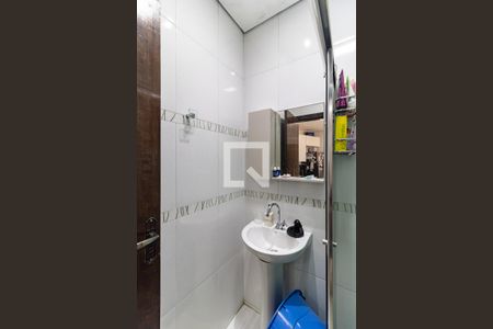 Casa à venda com 300m², 3 quartos e 3 vagas Casa à venda com 300m², 3 quartos e 3 vagasBanheiro Social da Casa 2