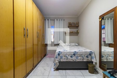 Casa à venda com 300m², 3 quartos e 3 vagas Casa à venda com 300m², 3 quartos e 3 vagasQuarto 3 da Casa 1
