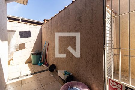 Casa à venda com 300m², 3 quartos e 3 vagas Casa à venda com 300m², 3 quartos e 3 vagasQuintal da Casa 1