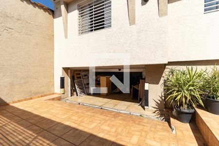 Casa à venda com 300m², 3 quartos e 3 vagas Casa à venda com 300m², 3 quartos e 3 vagasDepósito