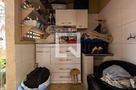 Casa à venda com 300m², 3 quartos e 3 vagas Casa à venda com 300m², 3 quartos e 3 vagasLavanderia da Casa 1