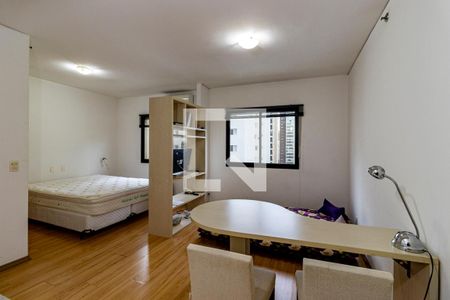 Sala de kitnet/studio para alugar com 1 quarto, 47m² em Indianópolis, São Paulo