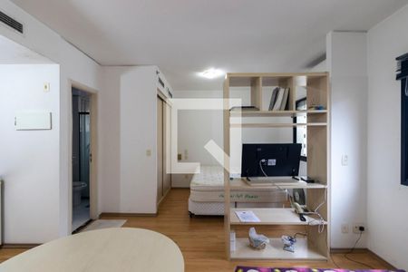Sala de kitnet/studio para alugar com 1 quarto, 47m² em Indianópolis, São Paulo