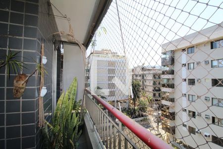 Varanda da sala que se comunica com o quarto 1 de apartamento à venda com 4 quartos, 149m² em Anil, Rio de Janeiro