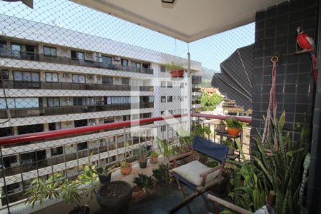 Varanda da sala que se comunica com o quarto 1 de apartamento à venda com 4 quartos, 149m² em Anil, Rio de Janeiro
