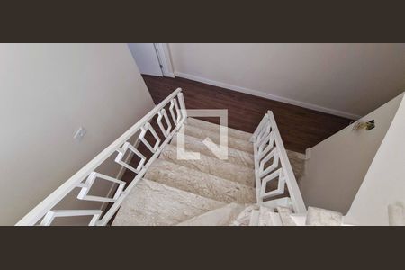 Casa à venda com 135m², 3 quartos e 2 vagasEscada do Terraço