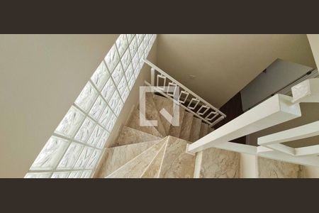 Casa à venda com 135m², 3 quartos e 2 vagasEscada do Terraço