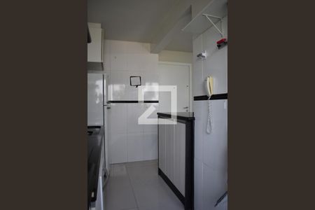 Cozinha de apartamento para alugar com 2 quartos, 44m² em Pinheirinho, Curitiba