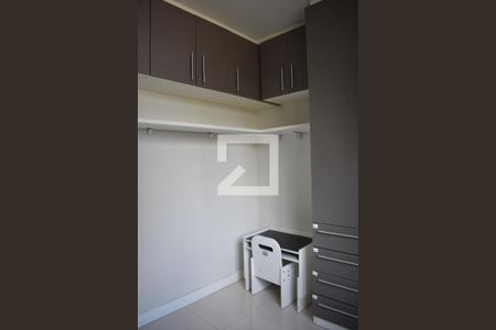 Quarto 2 de apartamento para alugar com 2 quartos, 44m² em Pinheirinho, Curitiba