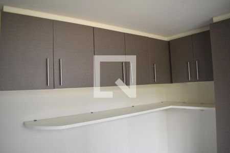 Quarto 2 de apartamento para alugar com 2 quartos, 44m² em Pinheirinho, Curitiba