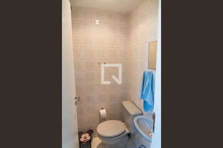 Apartamento à venda com 97m², 2 quartos e 2 vagas Apartamento à venda com 97m², 2 quartos e 2 vagasBanheiro de serviço