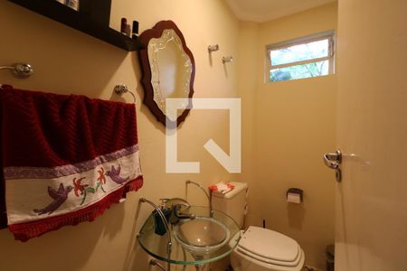 Casa à venda com 248m², 5 quartos e 4 vagasLavabo