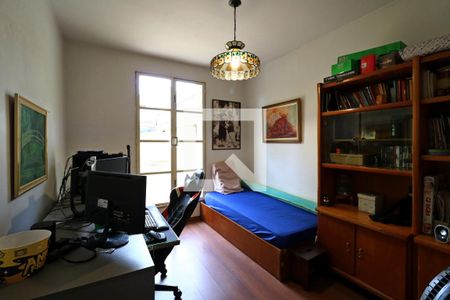 Casa à venda com 248m², 5 quartos e 4 vagasQuarto 2