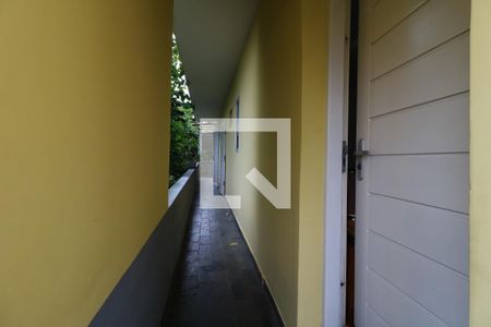 Casa à venda com 248m², 5 quartos e 4 vagasCorredor externo