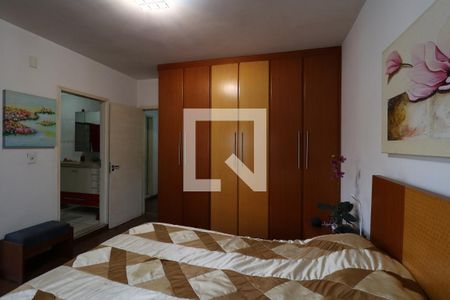 Casa à venda com 248m², 5 quartos e 4 vagasSuíte 3