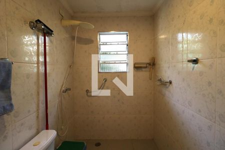 Casa à venda com 248m², 5 quartos e 4 vagasBanheiro da Suíte 1