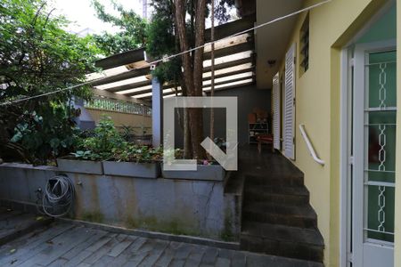 Casa à venda com 248m², 5 quartos e 4 vagasQuintal