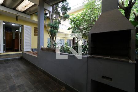 Casa à venda com 248m², 5 quartos e 4 vagasChurrasqueira