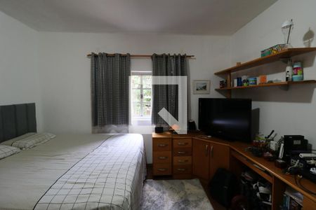 Casa à venda com 248m², 5 quartos e 4 vagasSuíte 2