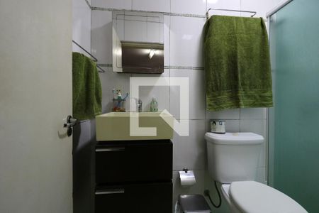 Casa à venda com 248m², 5 quartos e 4 vagasBanheiro da Suíte 2