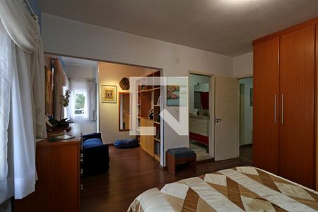 Casa à venda com 248m², 5 quartos e 4 vagasSuíte 3