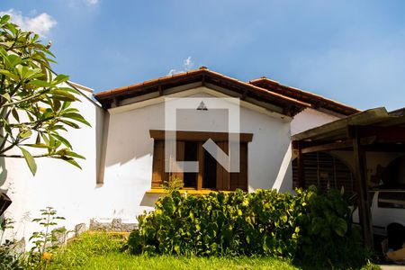 Casa à venda com 550m², 4 quartos e 3 vagas Casa à venda com 550m², 4 quartos e 3 vagasGaragem e Jardim