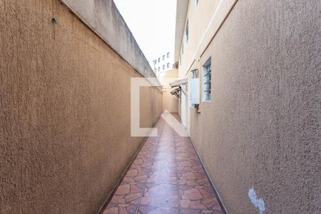 Casa para alugar com 120m², 2 quartos e 1 vaga Casa para alugar com 120m², 2 quartos e 1 vagaCorredor