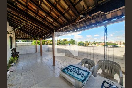 Apartamento à venda com 156m², 4 quartos e 2 vagas Apartamento à venda com 156m², 4 quartos e 2 vagasVaranda