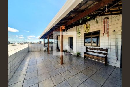 Apartamento à venda com 156m², 4 quartos e 2 vagas Apartamento à venda com 156m², 4 quartos e 2 vagasVaranda
