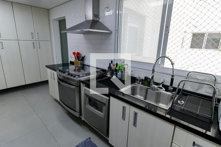Apartamento à venda com 128m², 3 quartos e 2 vagasCozinha - Armários