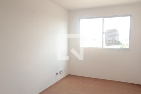 Sala  de apartamento para alugar com 2 quartos, 47m² em Planalto, Belo Horizonte