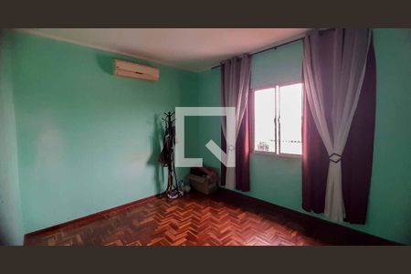 Suíte de casa à venda com 5 quartos, 212m² em Vila Osasco, Osasco