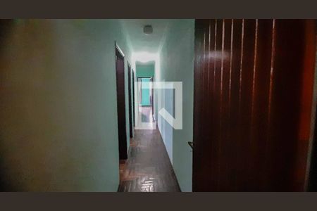 Corredor de casa à venda com 5 quartos, 212m² em Vila Osasco, Osasco