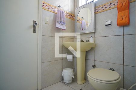 Casa à venda com 580m², 2 quartos e 6 vagasBanheiro Corredor