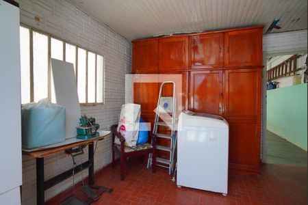 Casa à venda com 580m², 2 quartos e 6 vagasQuarto de serviço