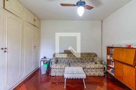 Casa à venda com 568m², 4 quartos e 4 vagasSuíte 2