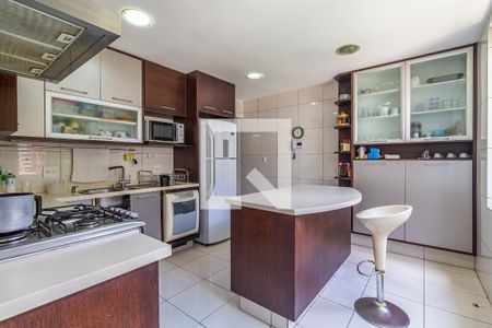 Casa à venda com 568m², 4 quartos e 4 vagasCozinha