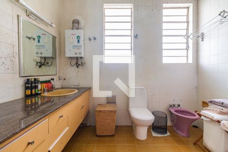 Casa à venda com 568m², 4 quartos e 4 vagasBanheiro Social