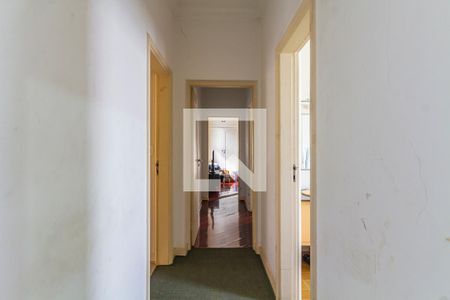 Casa à venda com 568m², 4 quartos e 4 vagasCorredor