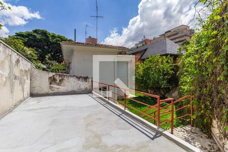 Casa à venda com 568m², 4 quartos e 4 vagasQuintal
