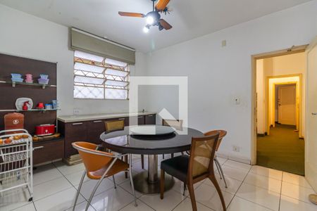 Casa à venda com 568m², 4 quartos e 4 vagasCopa