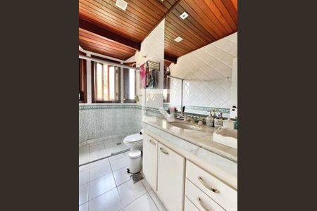 Banheiro do Quarto 1 de casa de condomínio à venda com 5 quartos, 300m² em Retiro do Chalé, Brumadinho